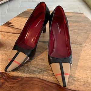 Burberry 3”heel, 3” across,